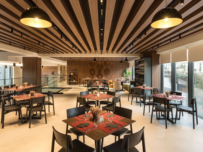 Food & Drinks 5, Mercure Tirana, Tiranës