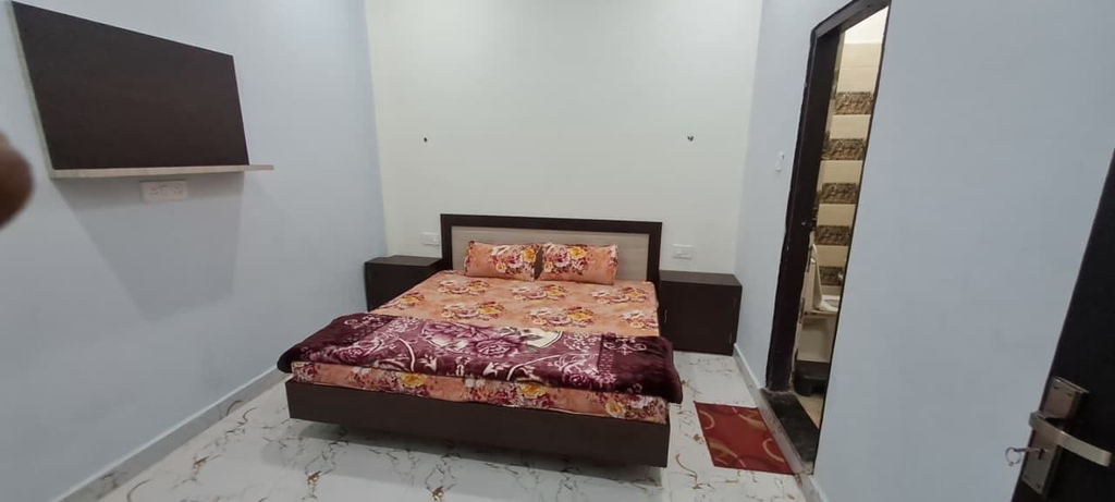 Room 3, Brij Nandan Place, Mathura