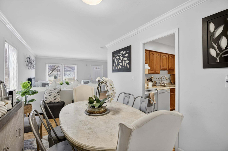 Dining 5, Suite Retreat, Anne Arundel
