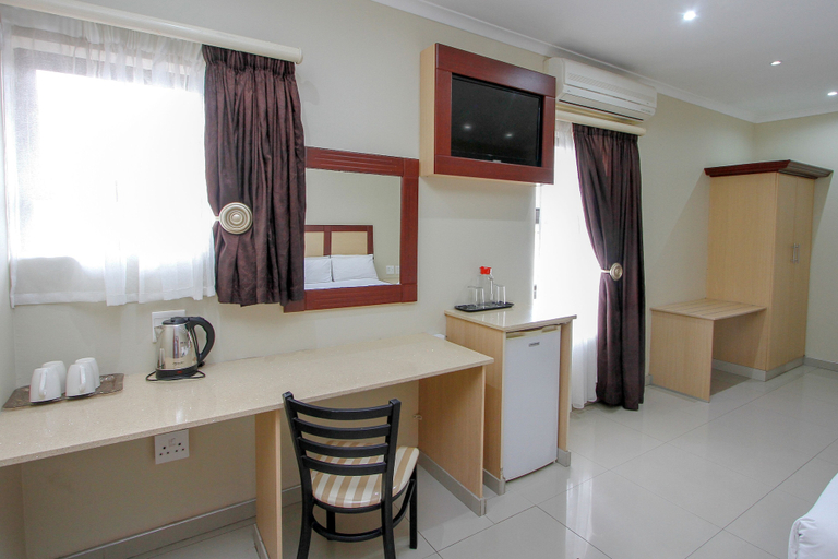 Room 3, PLM Golden Lodge, eThekwini