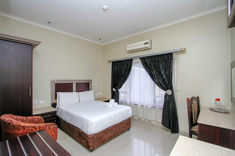 Room 2, PLM Golden Lodge, eThekwini