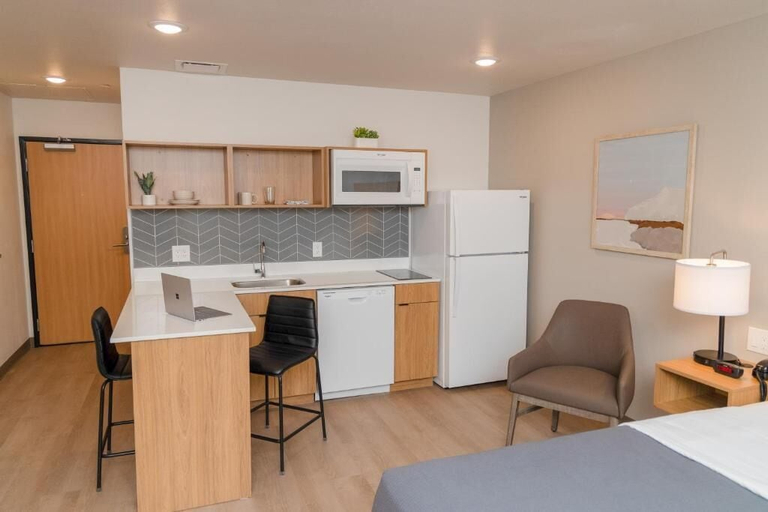 Room 5, LivAway Suites Austin San Marcos, Hays