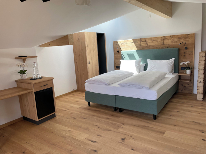 Bedroom 3, Hotel und Landgasthof Zachschuster, Bad Tölz-Wolfratshausen