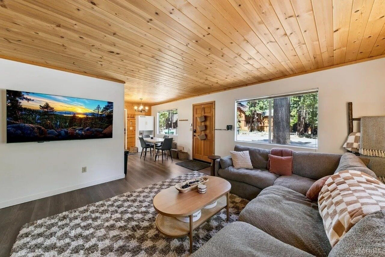 Living area 3, 3300 Cape Horn 3 Bedroom Home, El Dorado