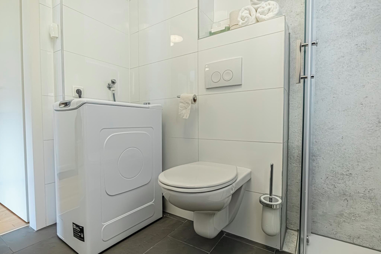 Bathroom 4, Modern 1BR Living Room Apartment Vienna, Wien