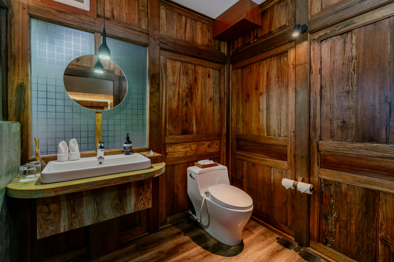 TIRA VILAGNA SUITES & SPA - Tap to explore photos