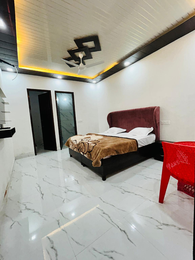Bedroom 3, Brothers Hotel, Panchkula