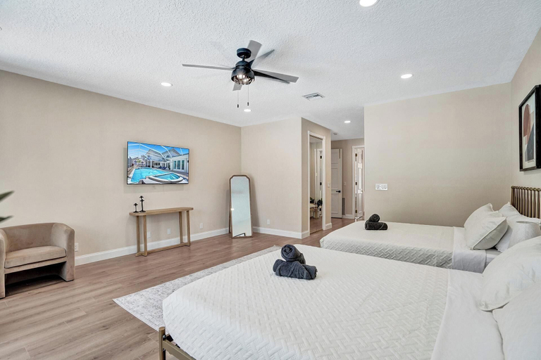 Room 3, 6BR Hollywood Lakes Home with Pool & Spa, Broward