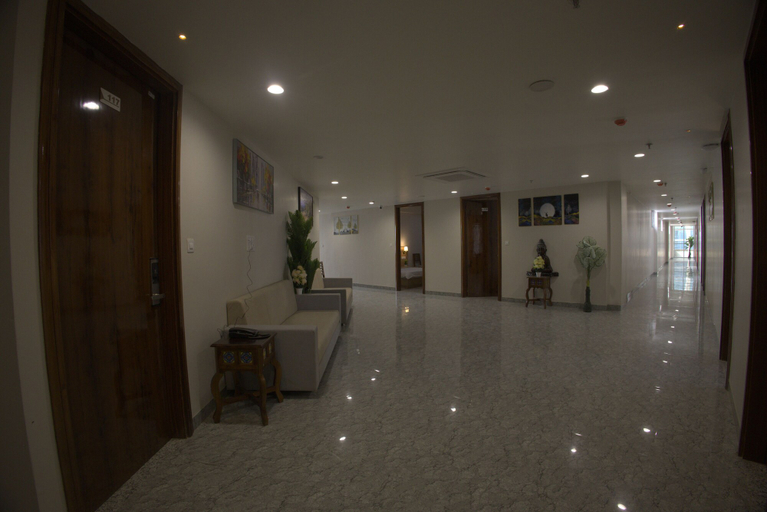 Lobby 1, Royal Greens, Sikar