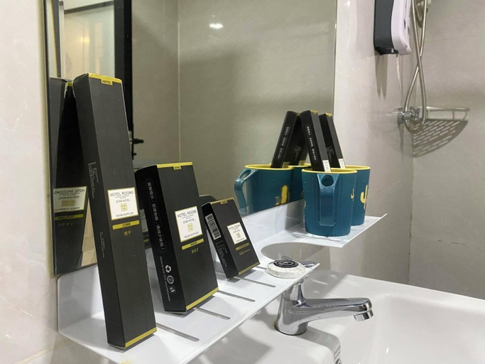 Room 2, LUNA HOTEL, Pasay City