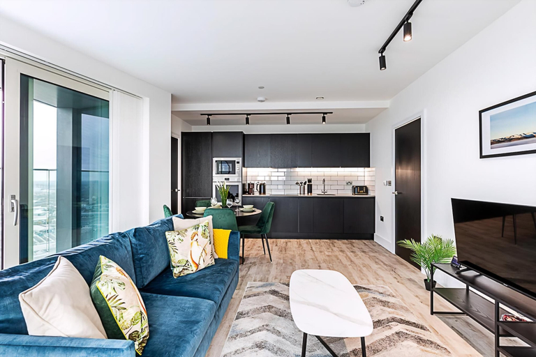 Others 5, Modern Sky-High Flat In North Acton, London