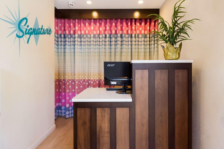 Public Area 3, Signature Inn Oakland, Alameda