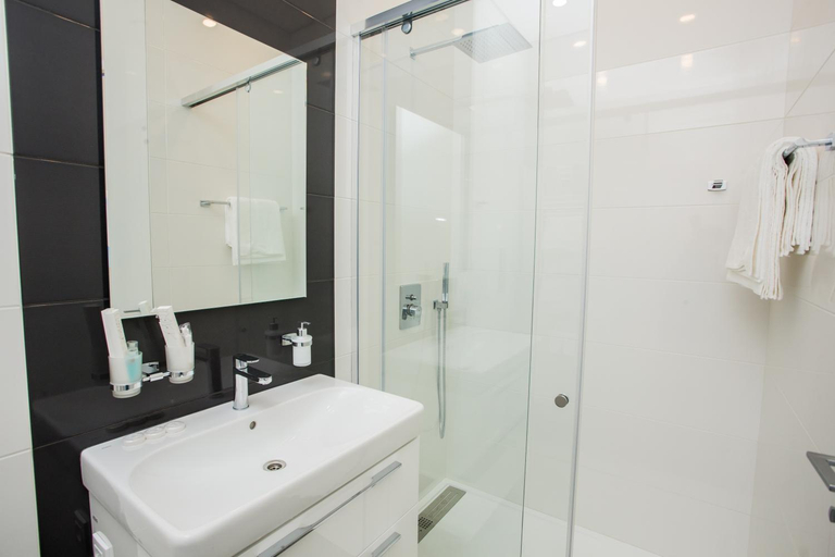 Bathroom 5, North Avenue, Yerevan