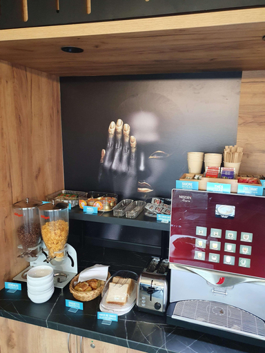 Food & Drinks 5, Kyriad Direct Caen Nord Memorial, Calvados