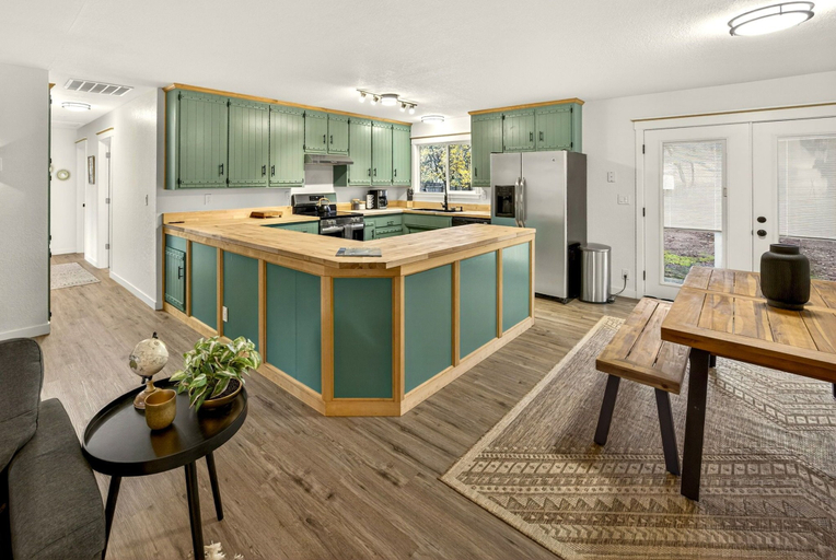 Private kitchen 3, Redwoods Stopover by WanderLodges, Josephine