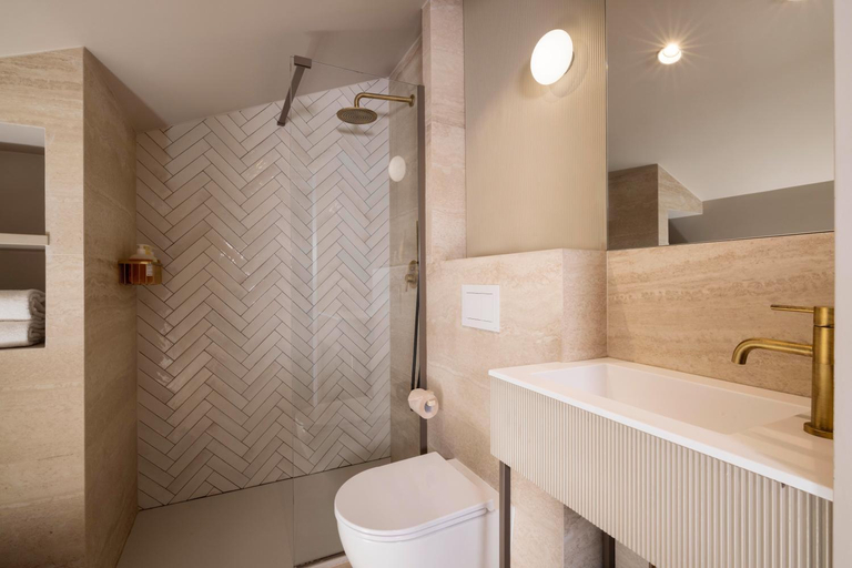 Bathroom 2, Mozart Hotel Les Musiciens, Alpes-Maritimes