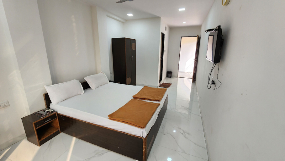 Others 4, Hotel Umesh, Daman
