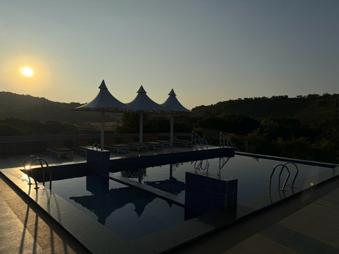 Sport & Beauty 2, Dark Forest Retreat, Sindhudurg