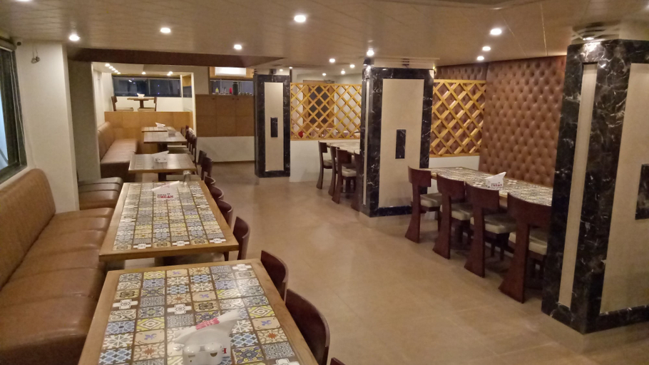 Food & Drinks, Hotel Umesh, Daman