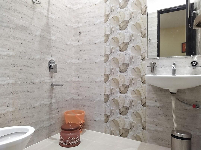 Bathroom, The Imperial Hotel And Convention Centre, Kanpur Nagar