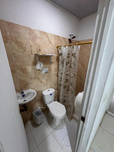 Bathroom 3, Eco Hotel El Reposo, Tibacuy