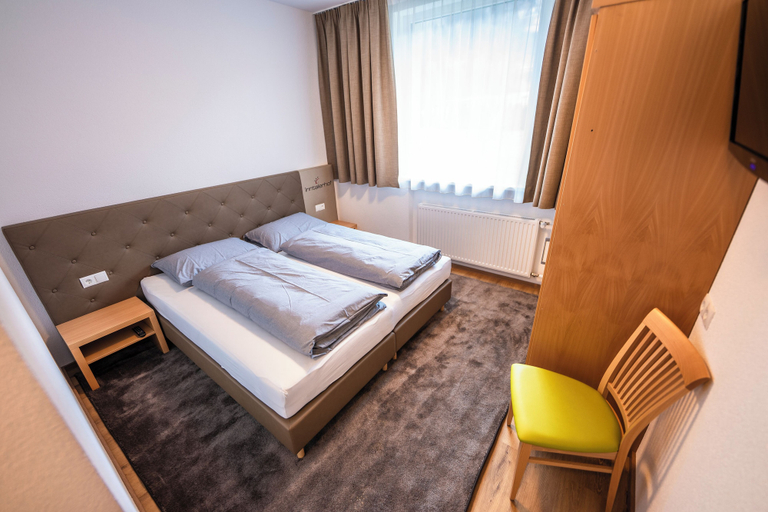 Room 2, Apart Inntalerhof, Landeck