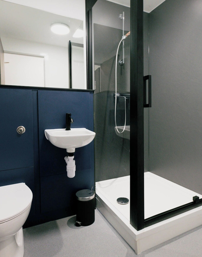 Bathroom 3, The Base Camp Hotel, Highland