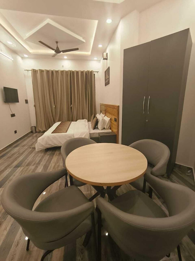 Room 2, Nature Oaks luxury stayz - Nainital, Nainital