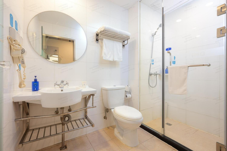 Bathroom 5, Hanting Hotel Shanghai Pudong Airport Free shuttle bus, Shanghai