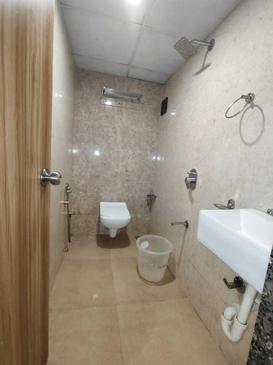Bathroom 3, HOTEL BKC NX Rooms, Mumbai Suburban