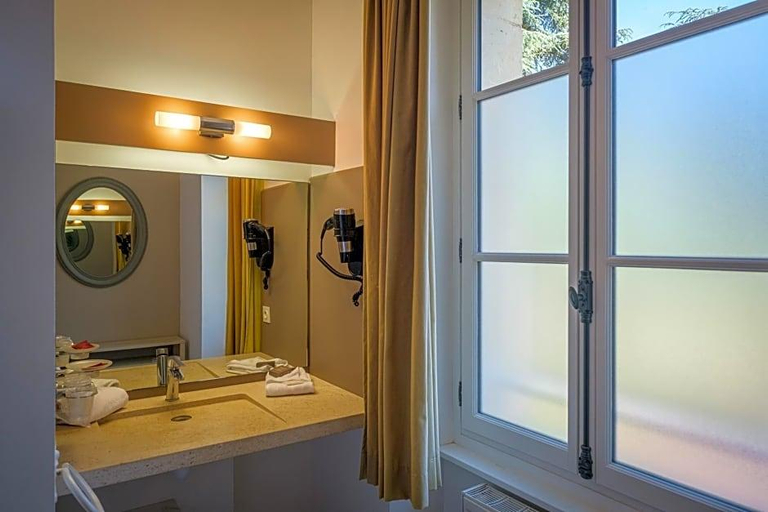 Bathroom 4, Domaine Saint-Hilaire, Vienne