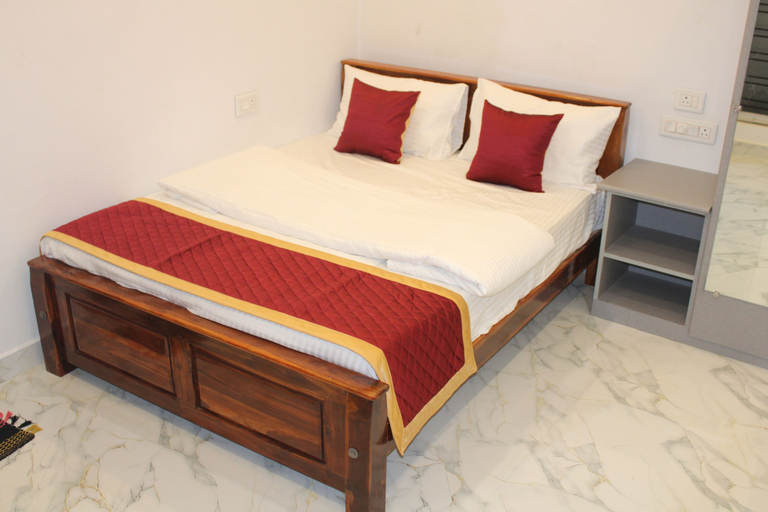 Room 2, Thiru Annamalaiyar Residency, Tiruvannamalai