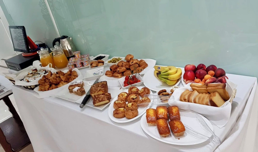 Breakfast buffet, Beaux Art Hotel - Downtown, Bouzareah