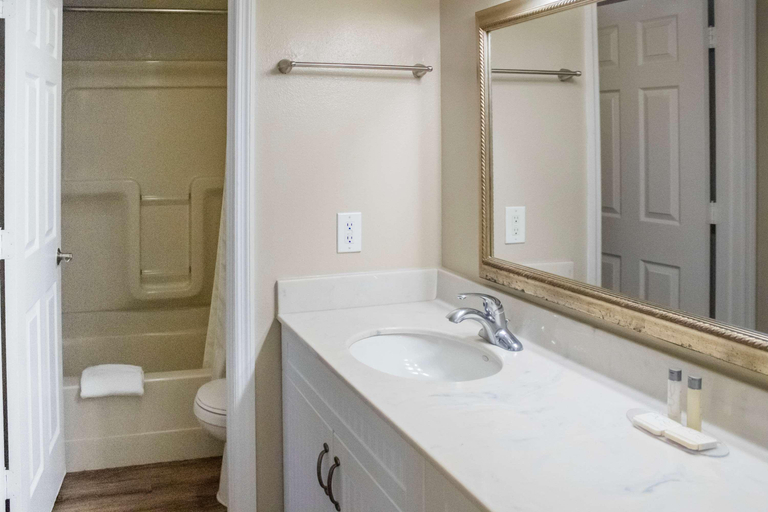 Bathroom 4, Bryan’s Spanish Cove by Coolvacay, Orange