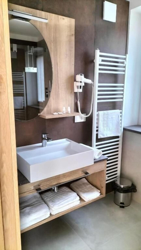 Bathroom 5, Agritur la Fenice, Trento