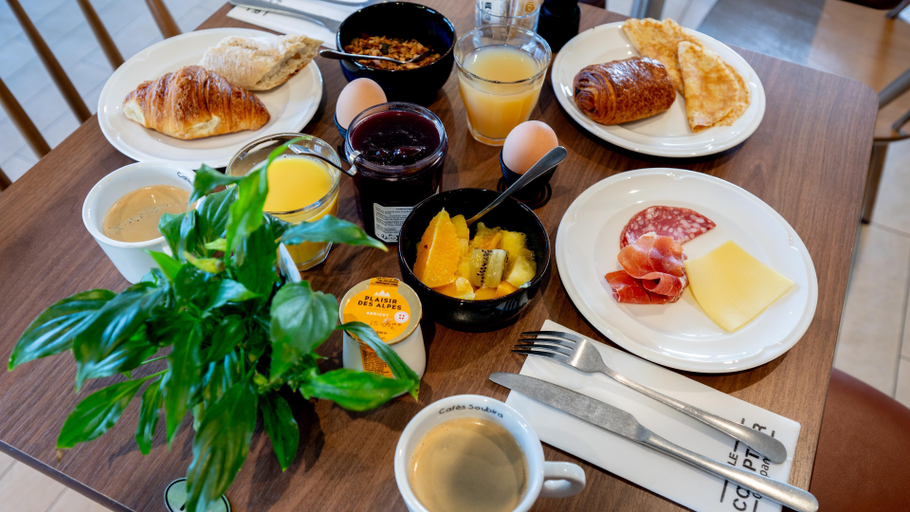 Food & Drinks 5, Campanile Gradignan, Gironde