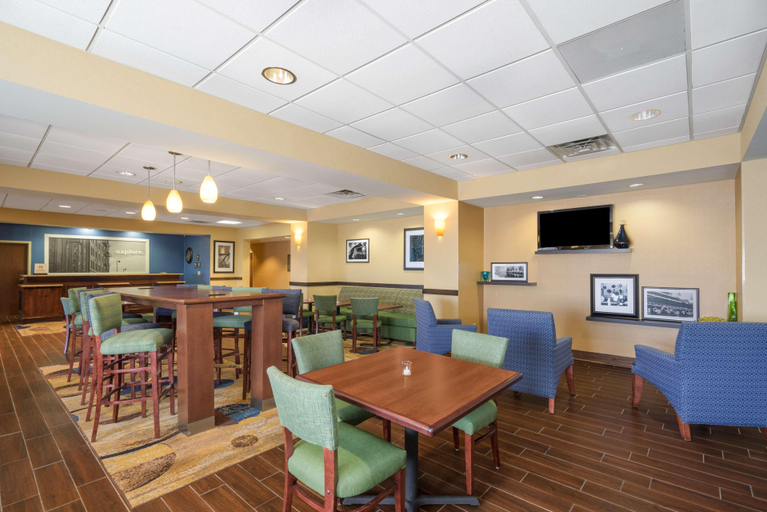Food & Drinks 5, Hampton Inn Maysville, Mason