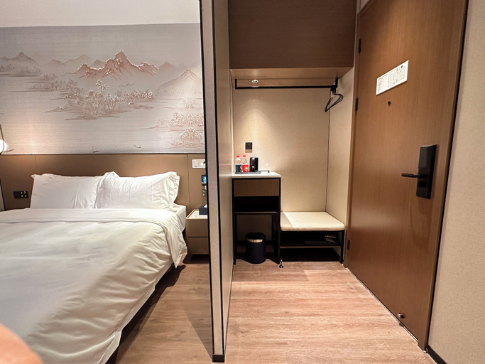 Room 4, JinglaiHotel Weining Road Subway Station, Shanghai