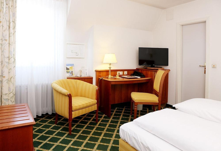 Bedroom 2, Ringhotel Zum Goldenen Ochsen, Konstanz