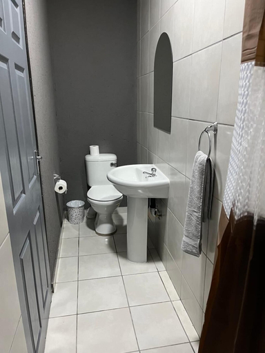 Bathroom 5, Família BnB, Ehlanzeni