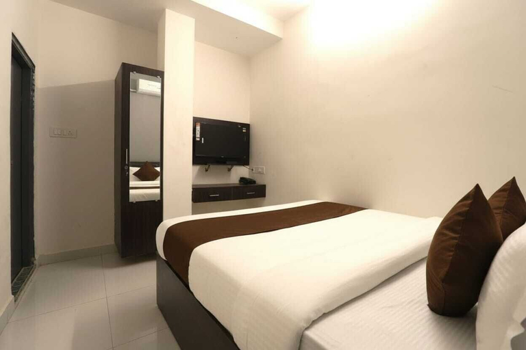 Room 3, BLESSINGS SELECT PERIAMET, Chennai