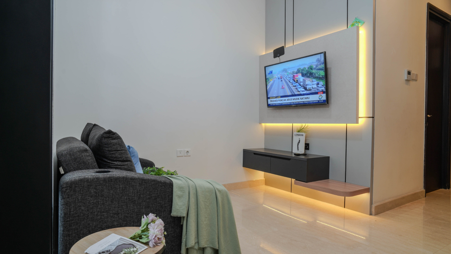 Others 2, Urban Grey 1BR at Sudirman Suites Apartment By Travelio, Jakarta Pusat