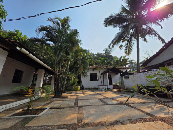 Exterior 4, JOE BANANA STAYS, North Goa