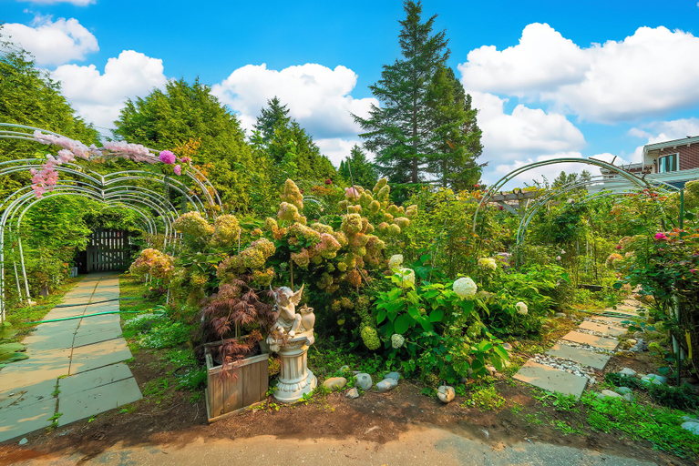 Exterior 5, Cozy 3BR Villa Garden View Beach, Greater Vancouver