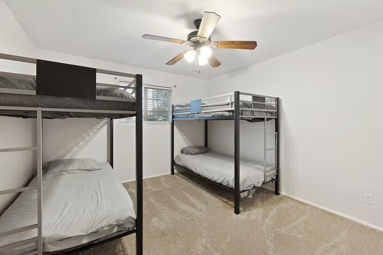 Room 1, Tempe Delight with Heated Pool, Maricopa