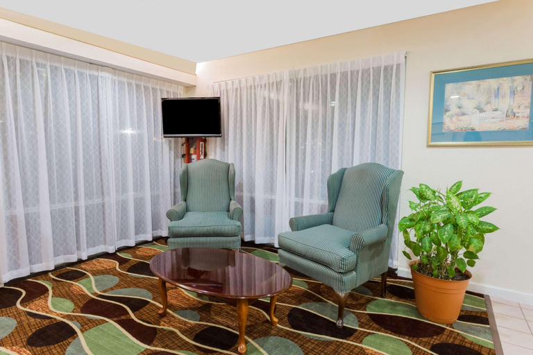 Public Area 2, Super 8 by Wyndham Stafford, Stafford
