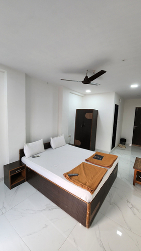 Others 3, Hotel Umesh, Daman