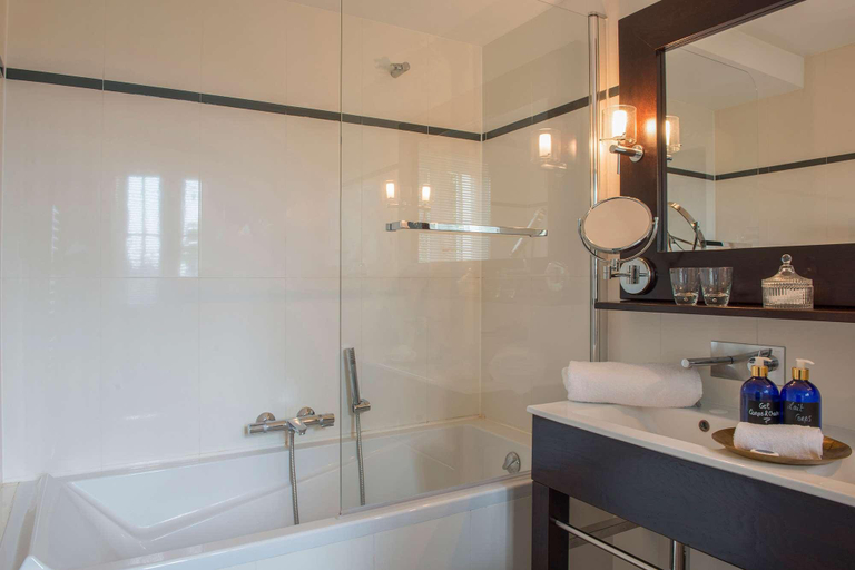 Bathroom 5, Domaine de Bellevue - Restaurant & Spa, Seine-et-Marne