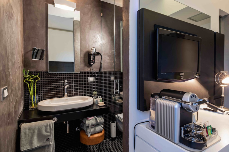 Bathroom 4, UNAHOTELS One Siracusa, Syracuse