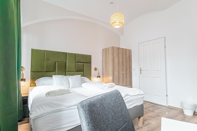 Room 2, Stylish 1BR Apartment Westbahnhof, Wien